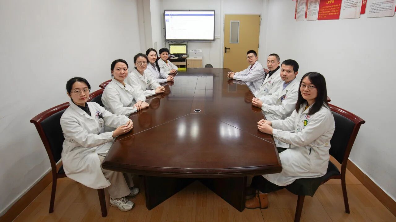 眼球突出、复视、视力下降？这个MDT团队为甲状腺眼病患者定制复明路